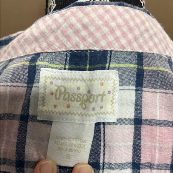 Passport button down - Picture 5 of 5